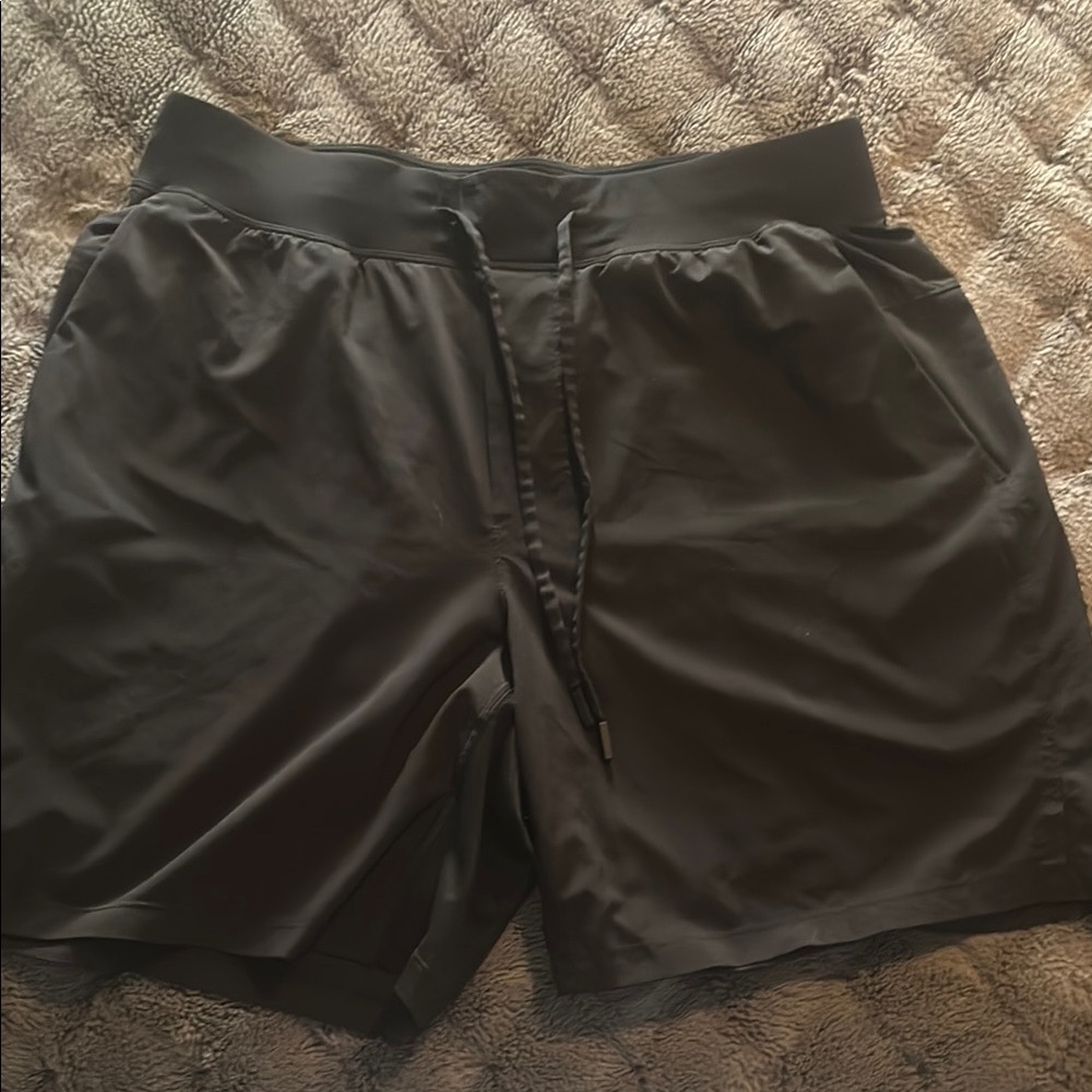 Lululemon black 6 inch inseam shorts